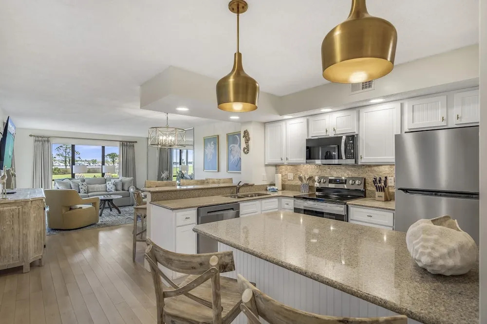 819 Harbour Point steel Magnolia on the Bay