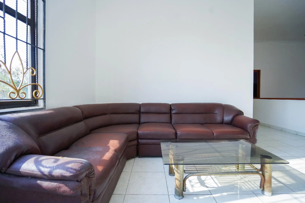 OYO 1281 Home Stay 83