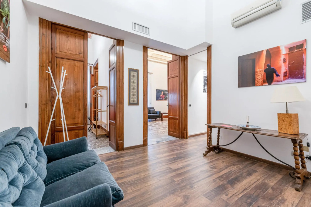 Lea's Art Apartment by Wonderful Italy