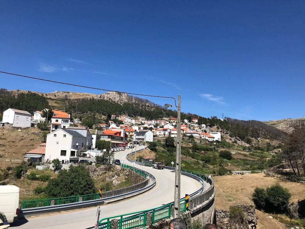 Apartment with 4 Bedrooms in Sabugueiro, with Wonderful Lake View And Enclosed Garden