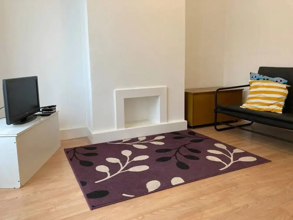 Cv21 3SG Whole 2-bed House in Rugby