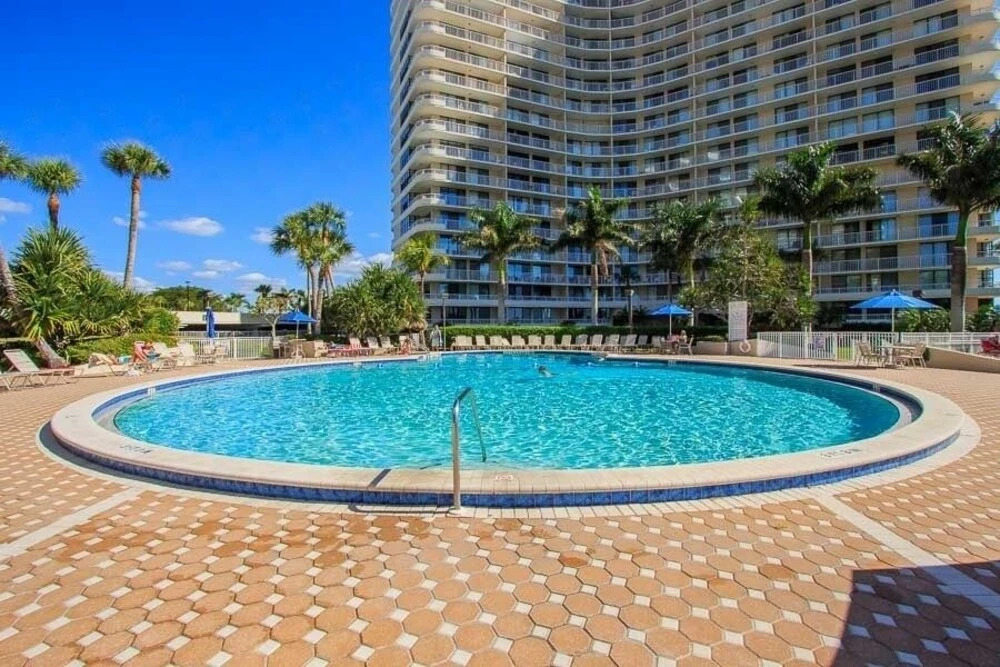 Sst3-409 - South Seas Tower 2 Bedroom Condo