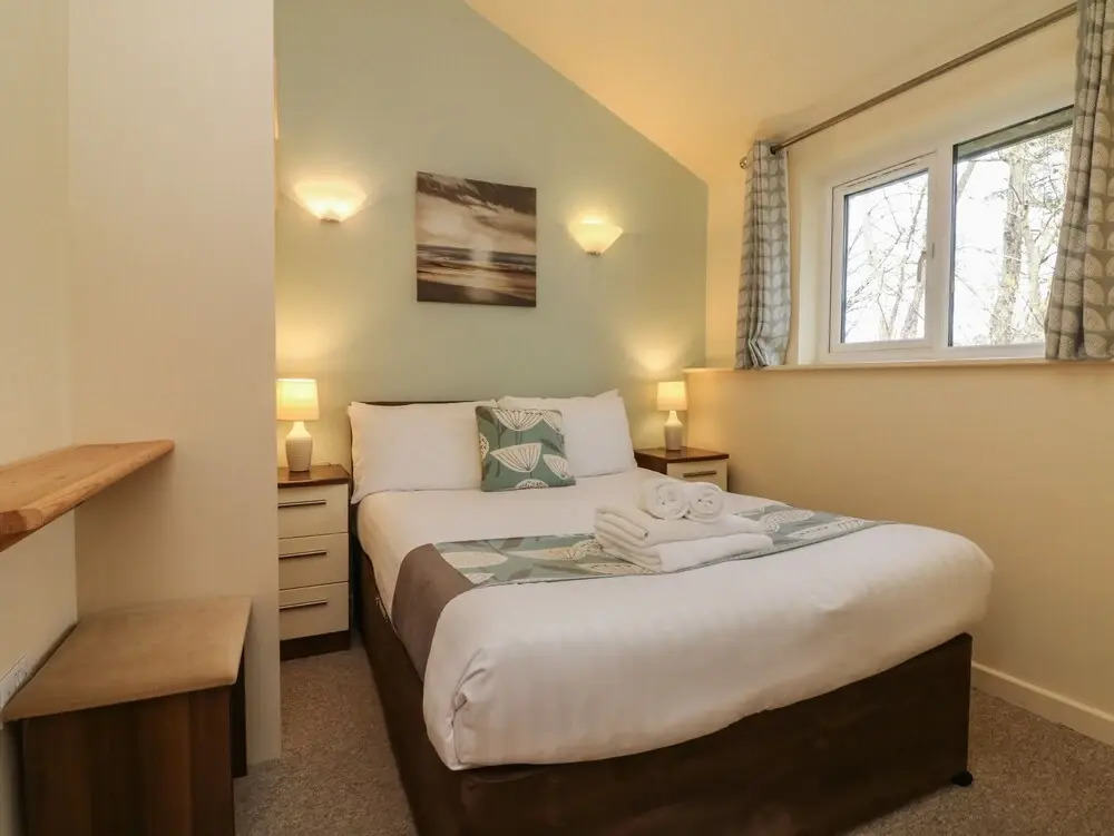 6 Manleigh Park