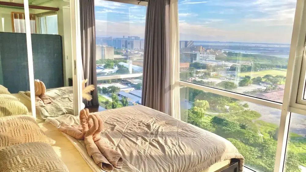 Hotel near Airport Mall of Asia PICC WTC