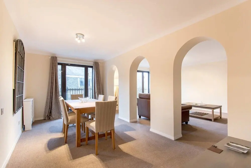 Historic City Centre Apt with Free Secure Parking