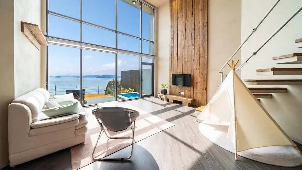 Geojedo Raonhiljo pollvilla Pension