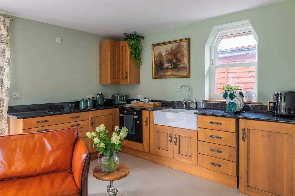 Paddock View Barn, 1-bed, Sleeps 4 With Parking