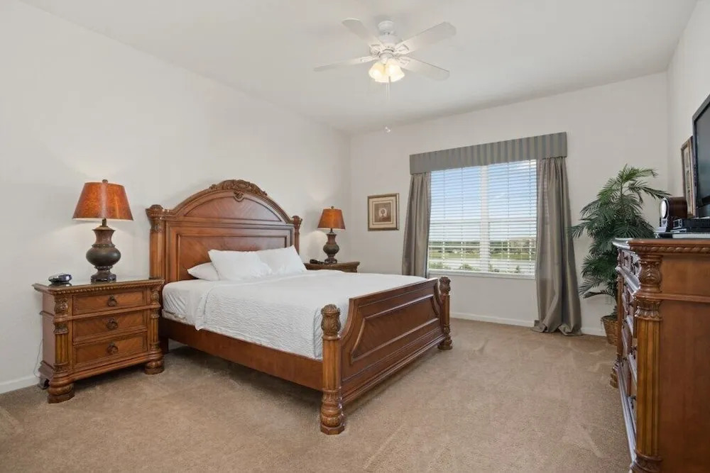 Pool View Penthouse 3 Bedroom Condo
