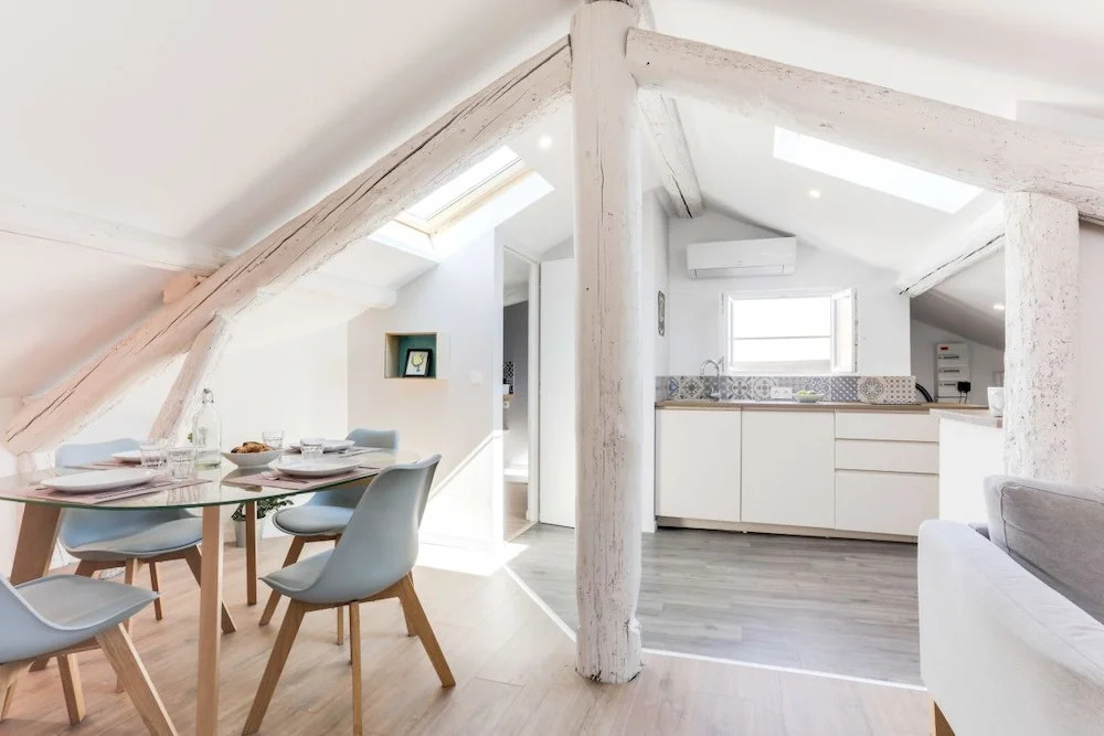 Wonderful 2 Bedrooms, Place de la Comédie