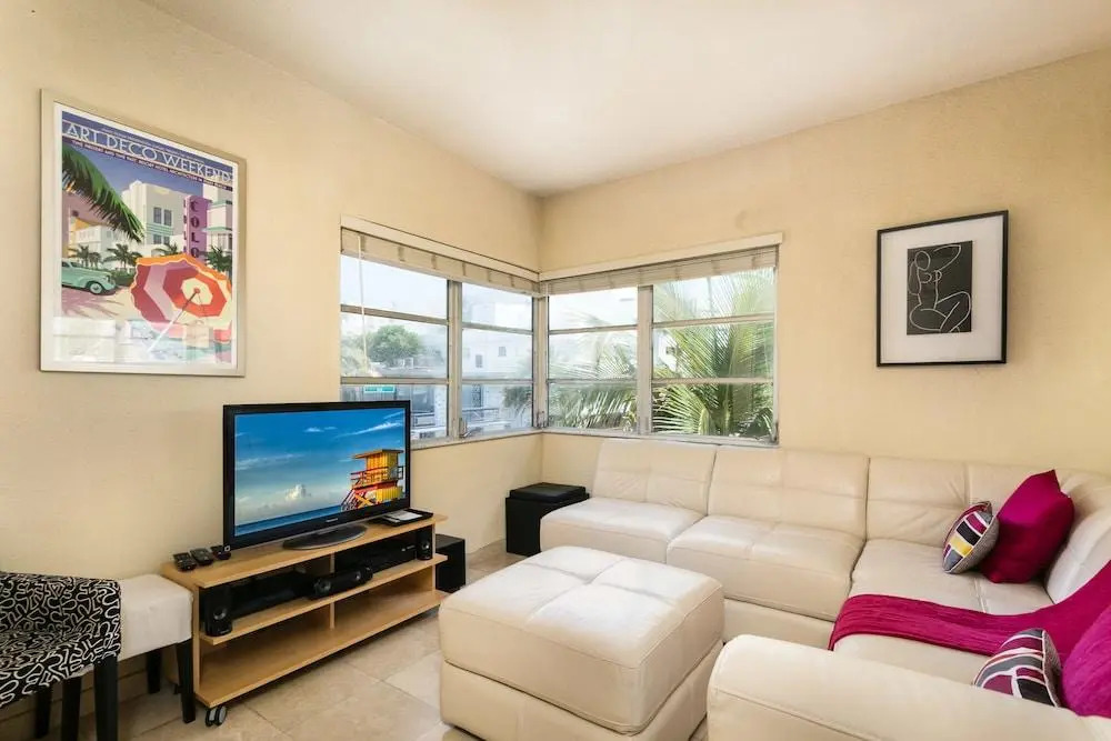 Deluxe Beach Apt