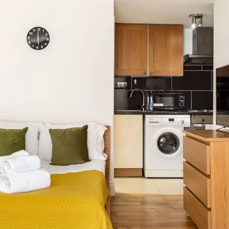 Cosy Studio in Earls Court Flat 17
