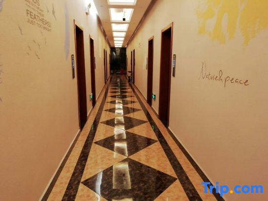 Yuxi Yuhuashi Holiday Hotel