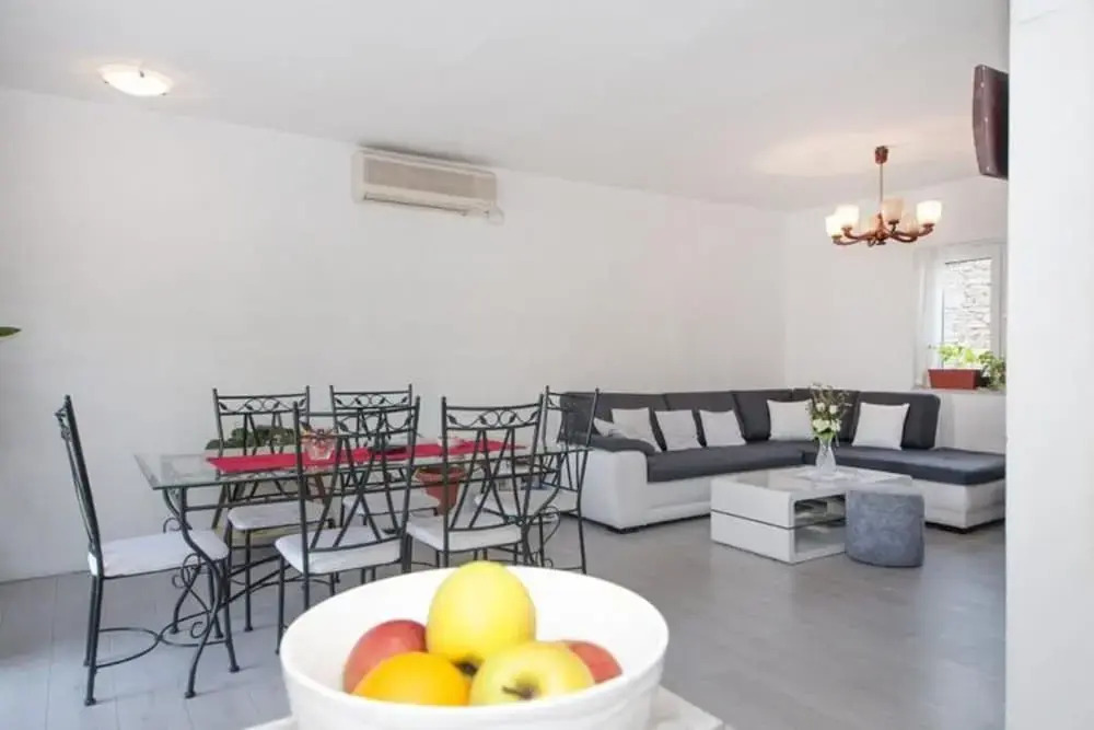 Apartment Villa DD