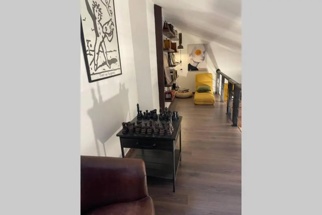 Writer's Loft w/ workspace-get inspired by comfort