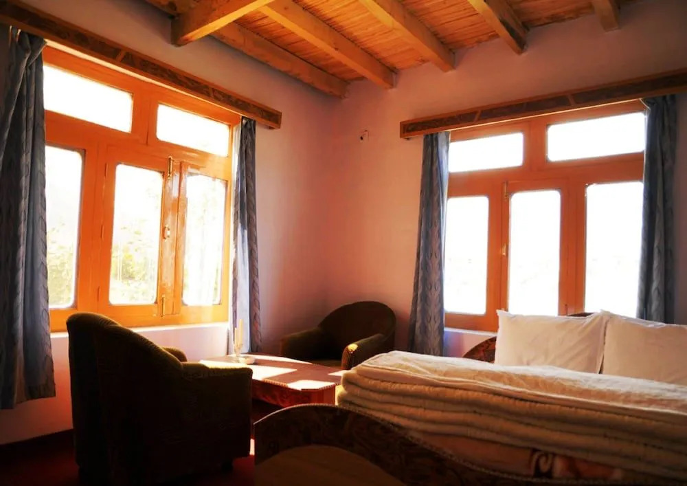 Omasila Hotel