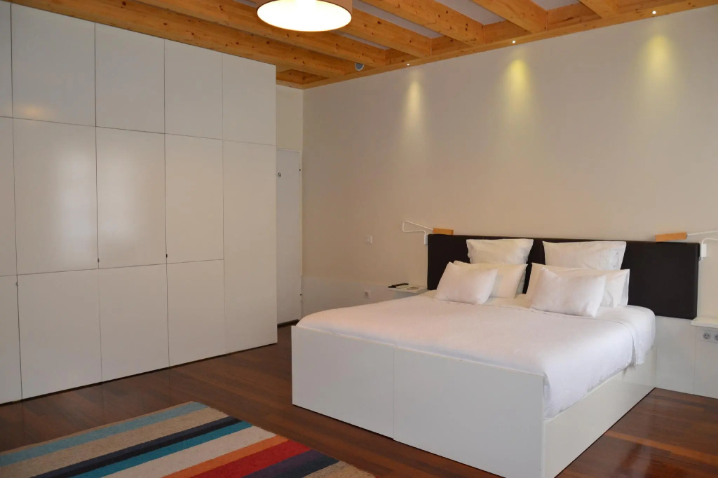 Room in Apartment - Stay in Historic Area of Porto