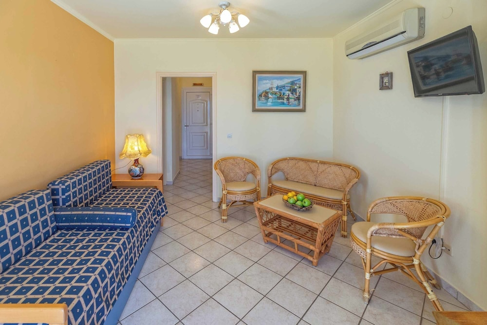 Garbis Villas & Apartments