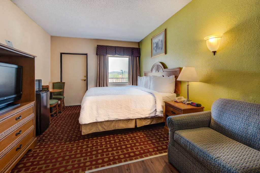 River Bend Inn - Pigeon Forge