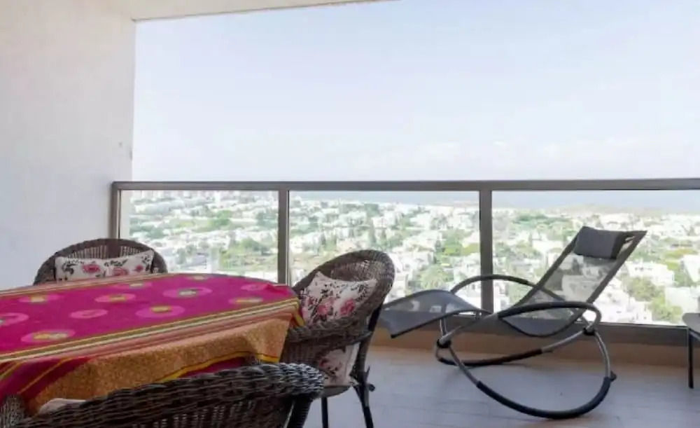 Modern Apartment With Sea View