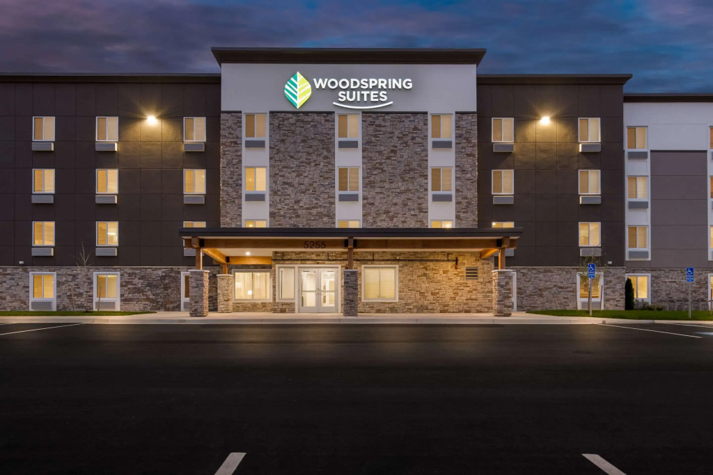 Woodspring Suites Kansas City Airport