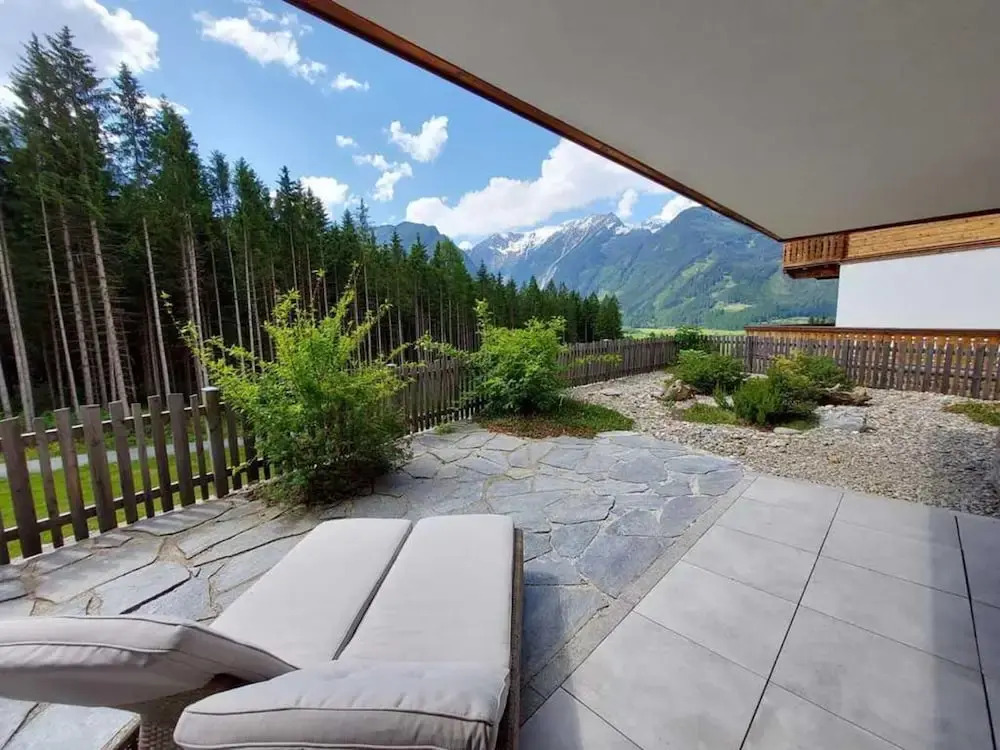 Luxury Chalet with 2 Bathrooms near Small Slope