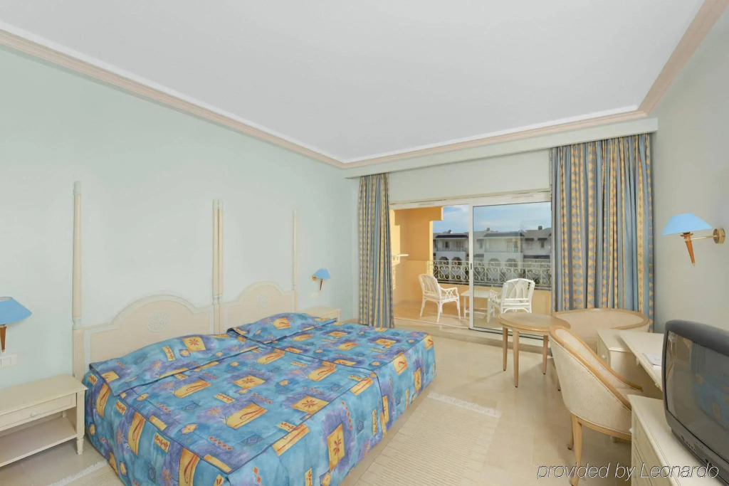 Iberostar Waves Averroes
