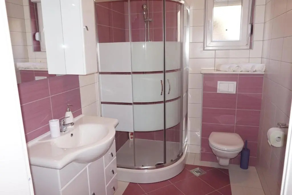 Tomena apartments