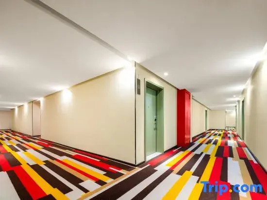 JunZhi Collection Hotel(Tianshui First Peopies HOSPITAL longcheng Square Store)