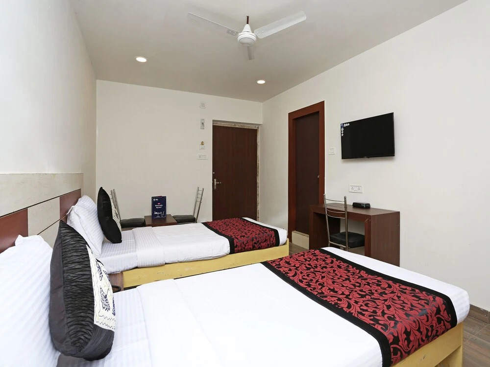 OYO 10153 Hotel Paradise Convention