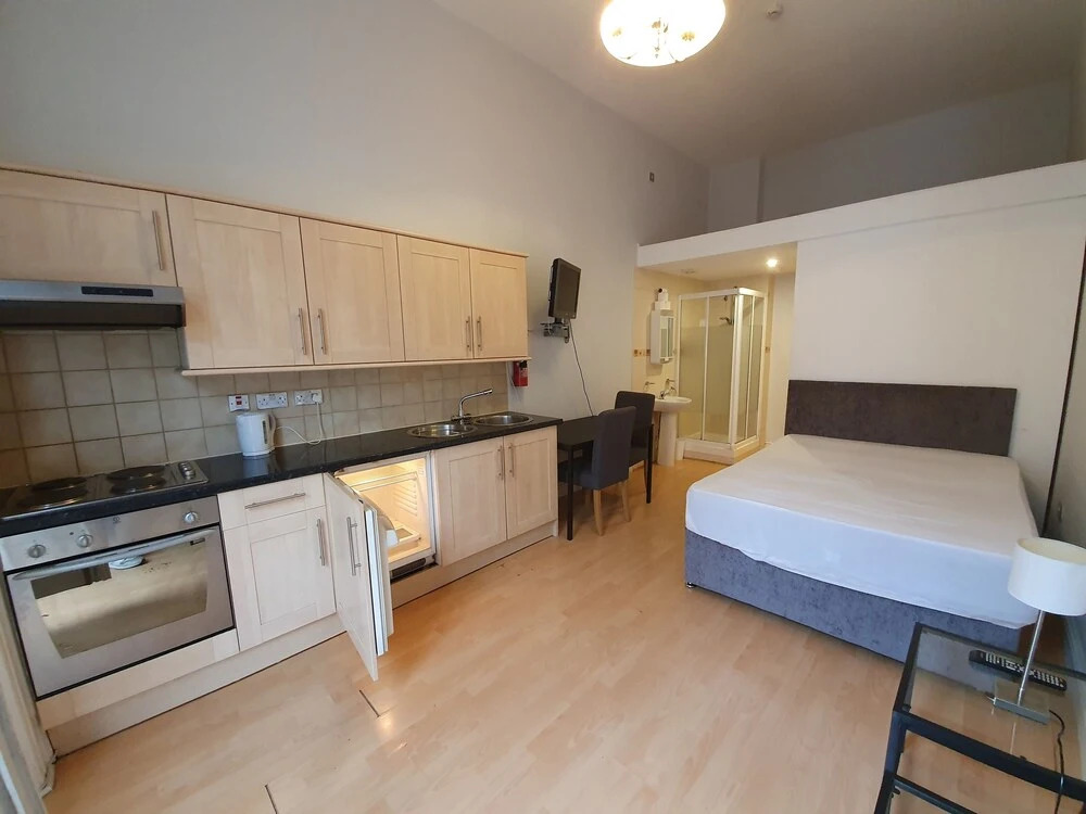 Studio Apartment in South Kensington 11