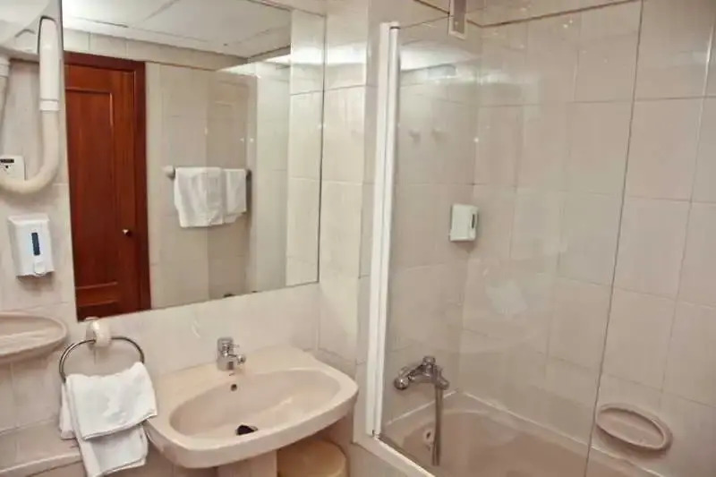 Apartamentos Olano C.B.