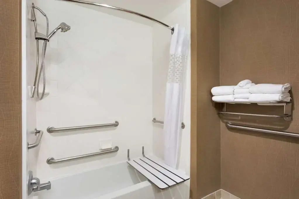 Hampton Inn And Suites Birmingham-east I-20