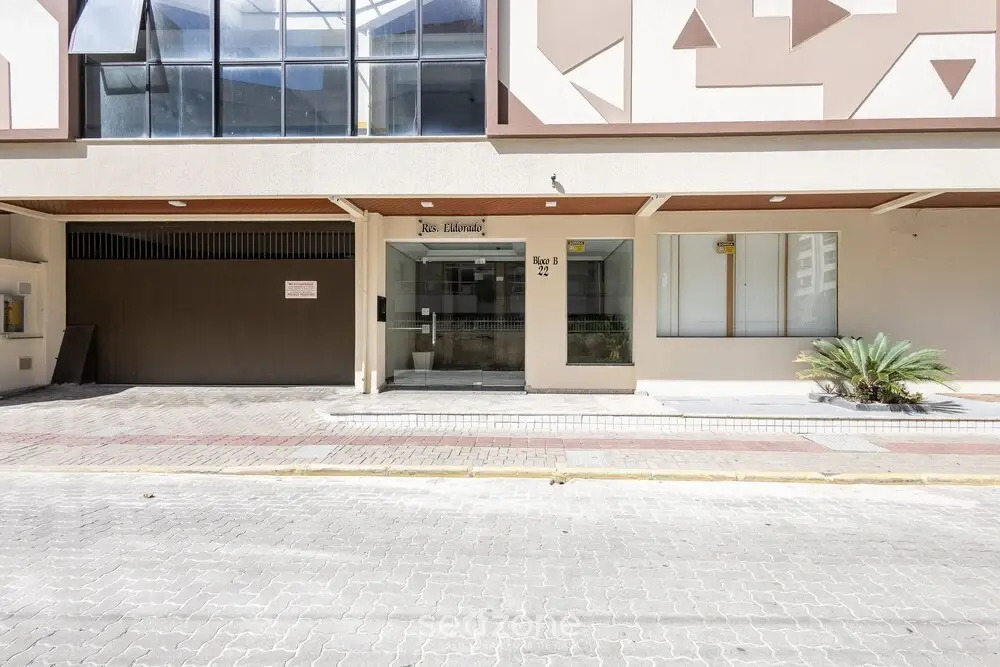 Apt w/ Balcony - Seafront in Meia Praia Ceo0104