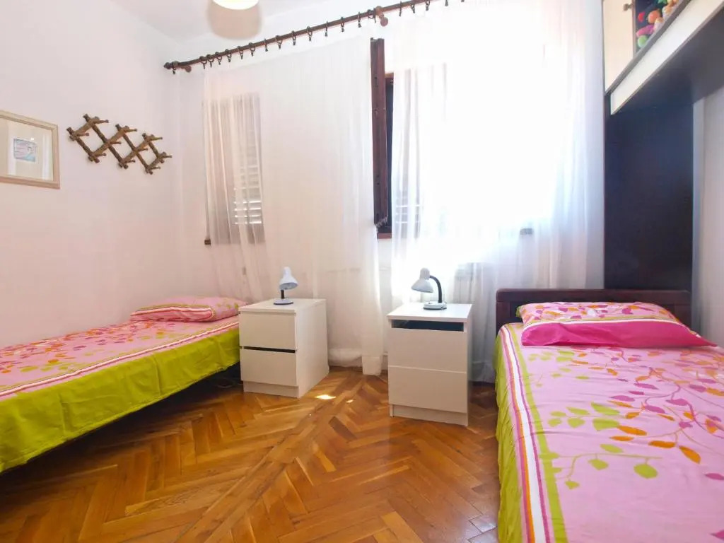 Apartment 1618