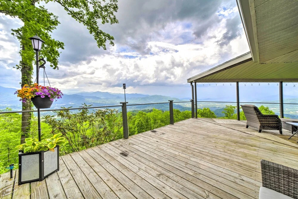 Mtn Treehouse w/ Fire Pit, Breathtaking Views
