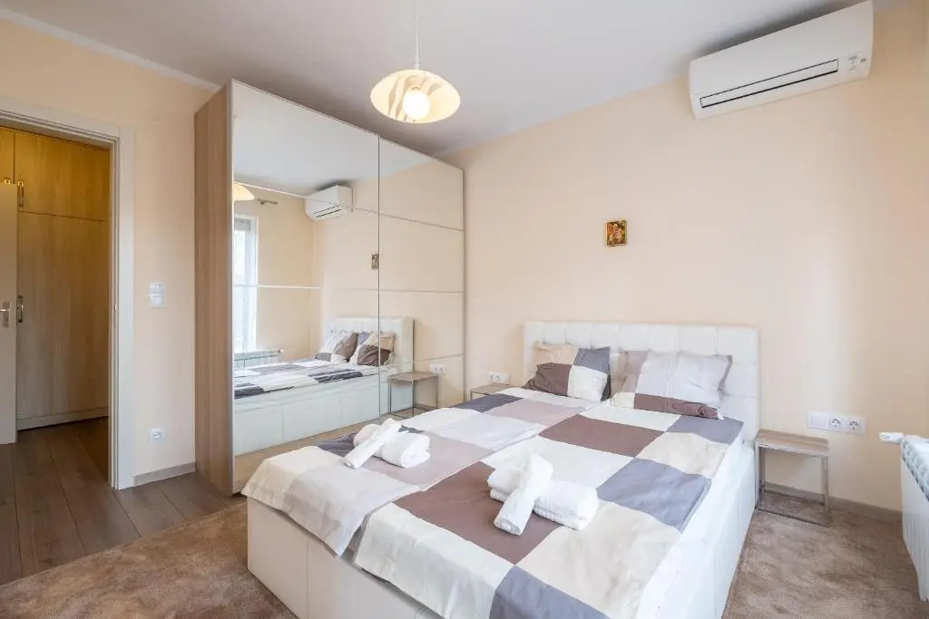 City Apartments - Mall of Sofia & Metro Station