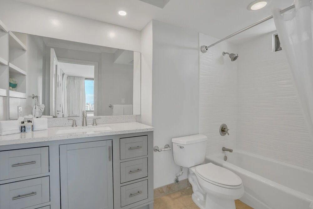 Beach Oasis with Ocean & City Views with FREE Parking!