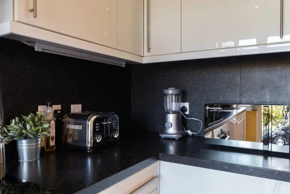 Stylish Flat Just Outside Central London