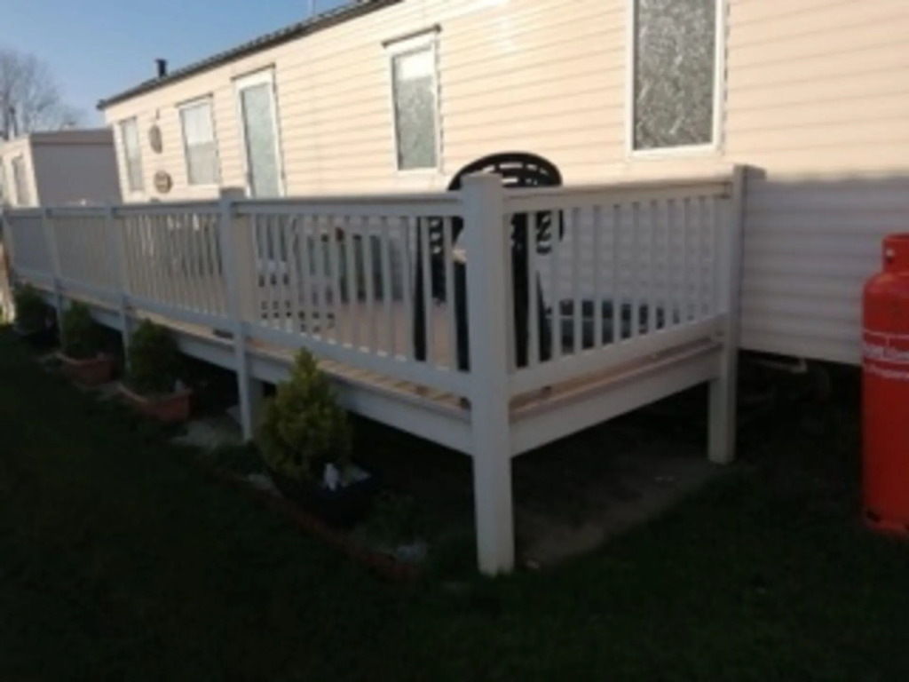 Caravan - Sleeps 8 - Pets Ok - Parking - Site Pool