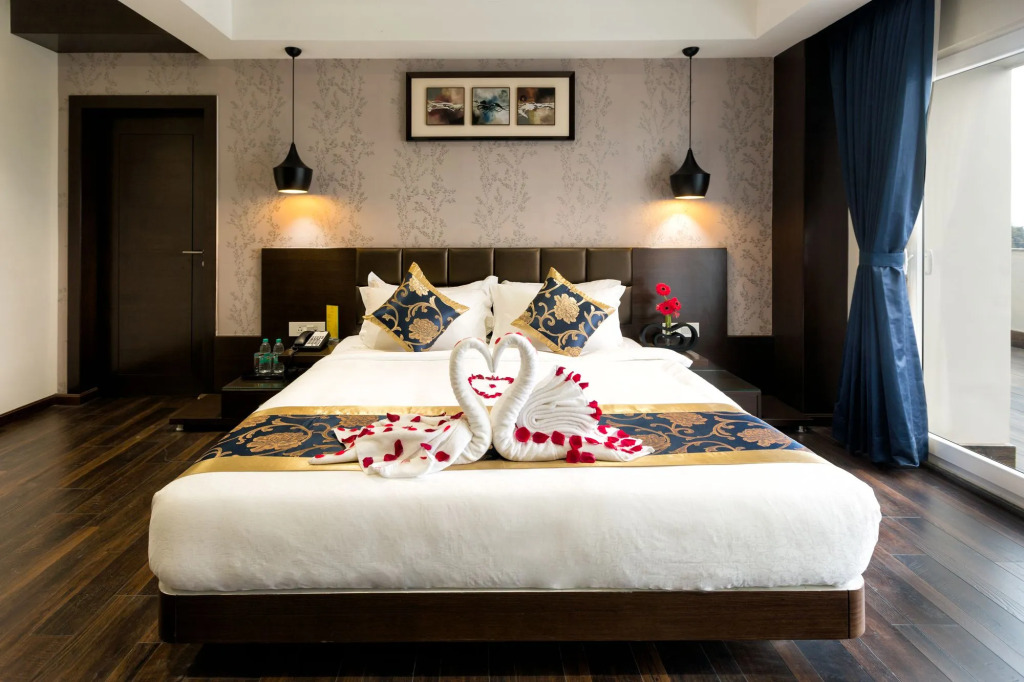 Hotel Saffron Crest