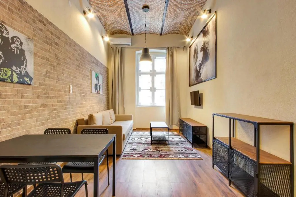 d.Five Jewish Quarter Loft