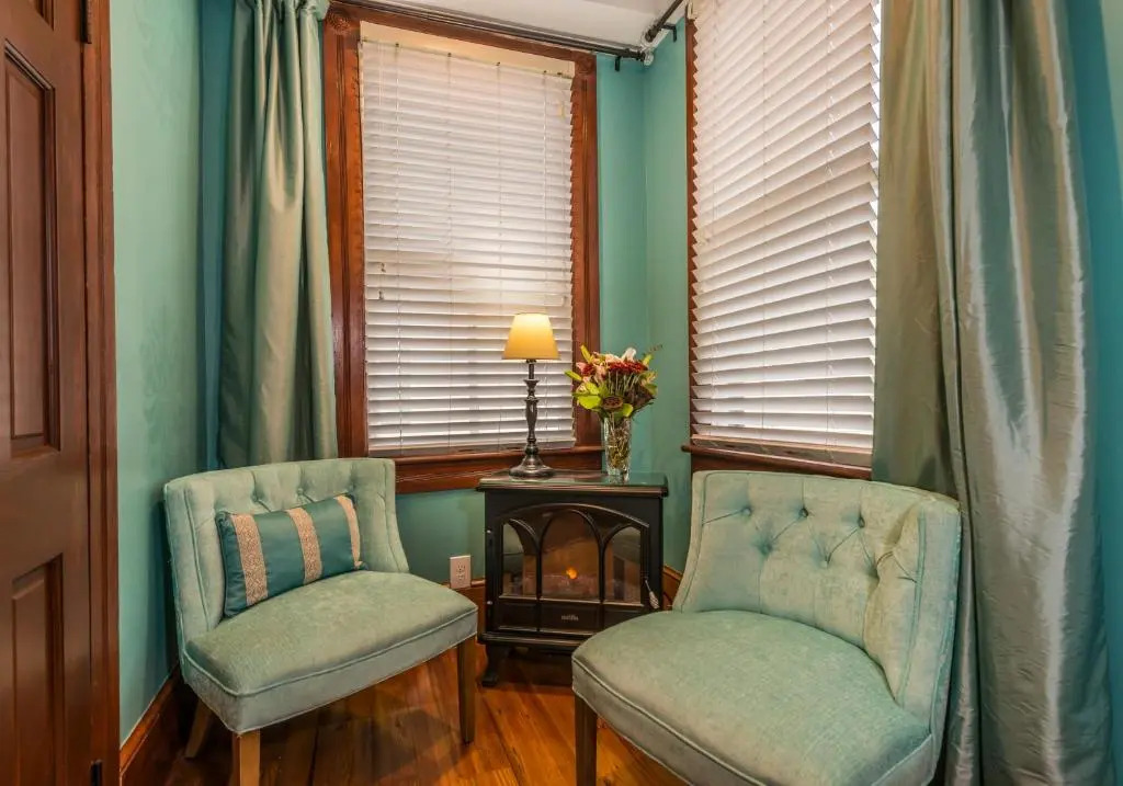 Carriage Way Inn Bed & Breakfast Adults Only - 21 years old and up