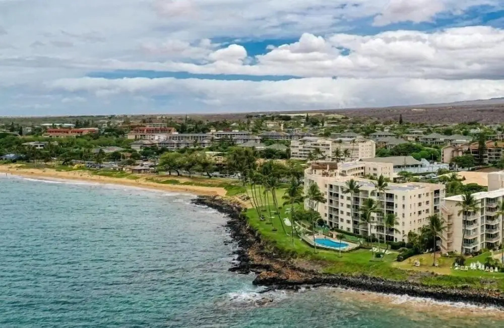 Royal Mauian, #518^ 3 Bedroom Condo by RedAwning