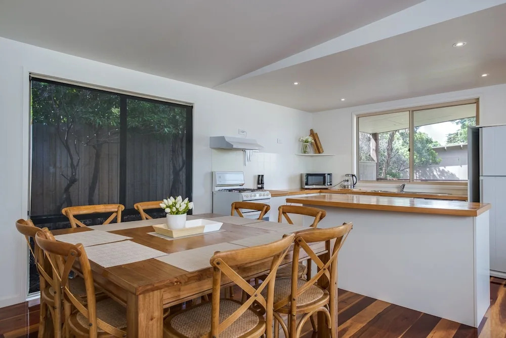 Tasman Surf House