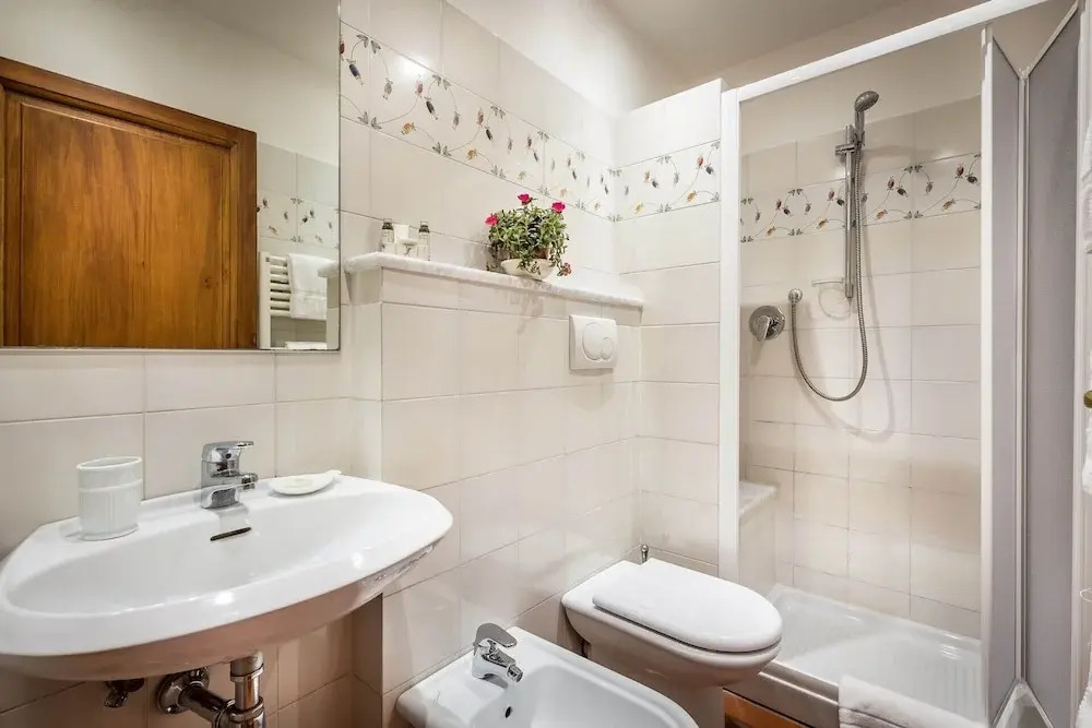 Classic Tuscany Apartments by Mmega