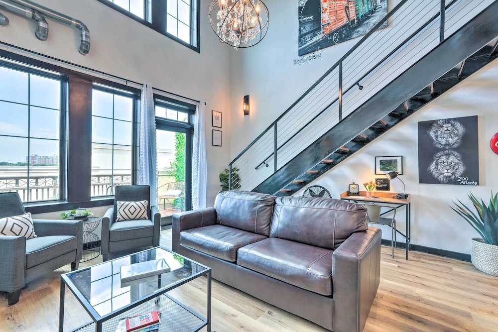 Central Atlantic Station Loft Near Mercedes-benz!