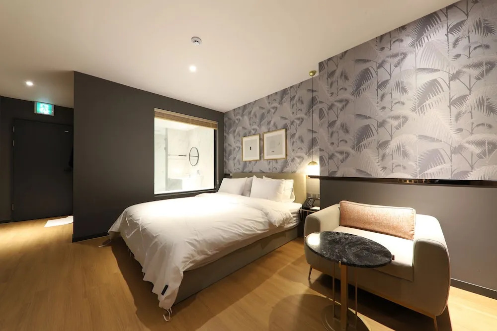 Brown Dot Hotel Jungja Beach
