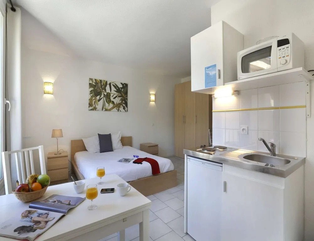 2-person Studio Overlooking the River