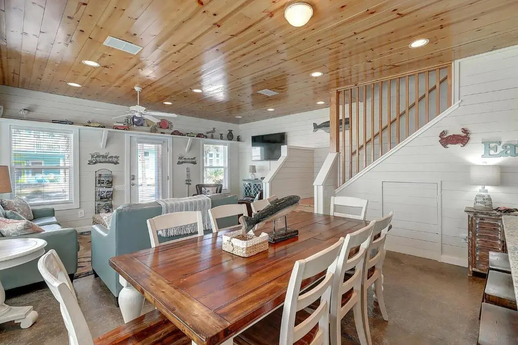Island Time 38vw 3 Bedroom Home by Redawning
