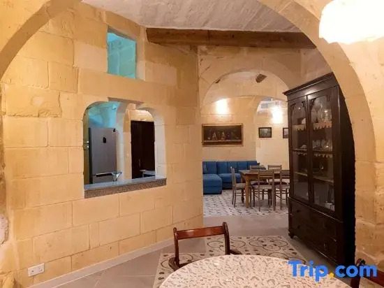 Surwig - 5 bedrooms (sleeps 9 + 2 kids)  Kercem village